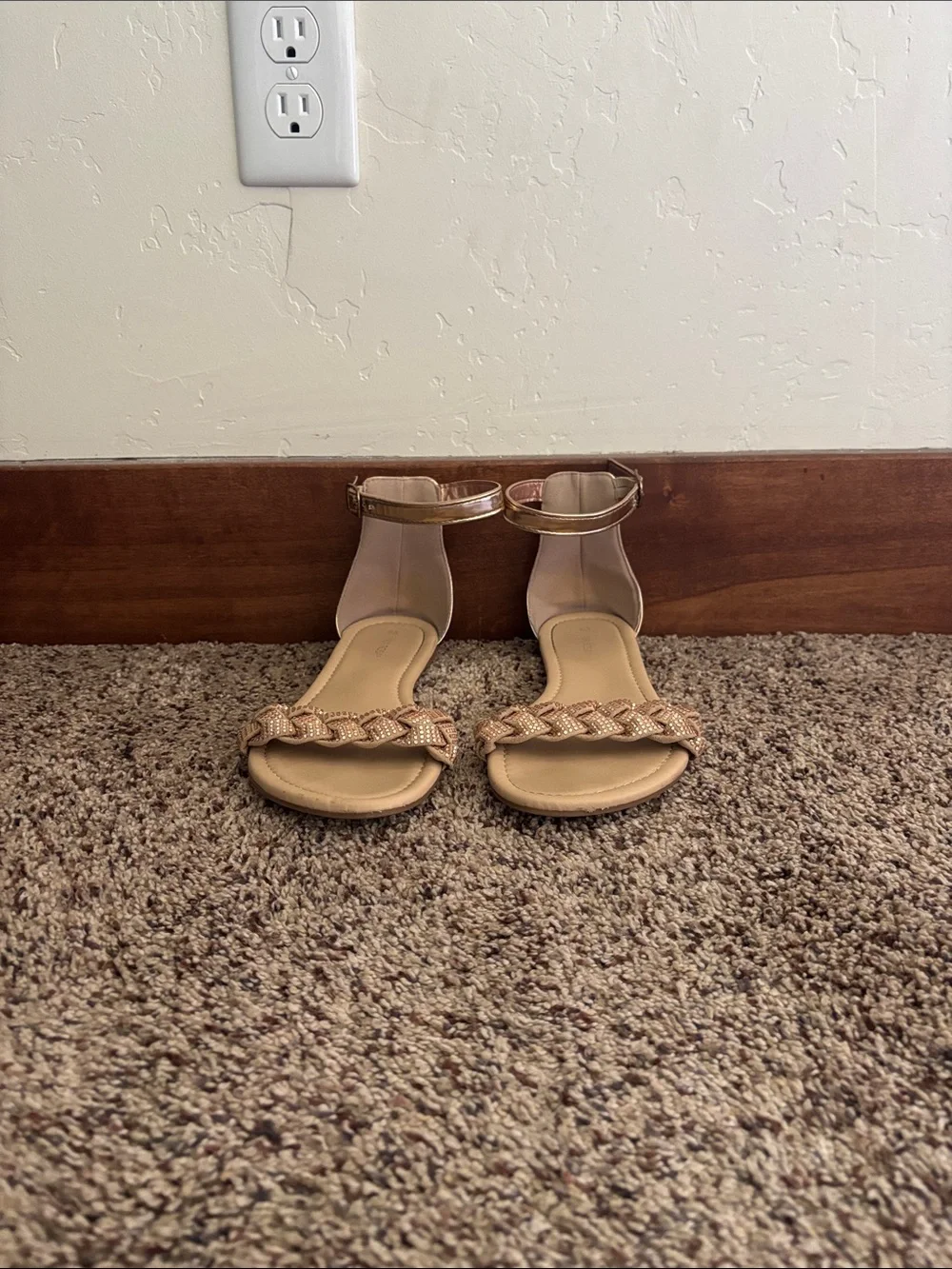 Via Rosa sandals size 8.5